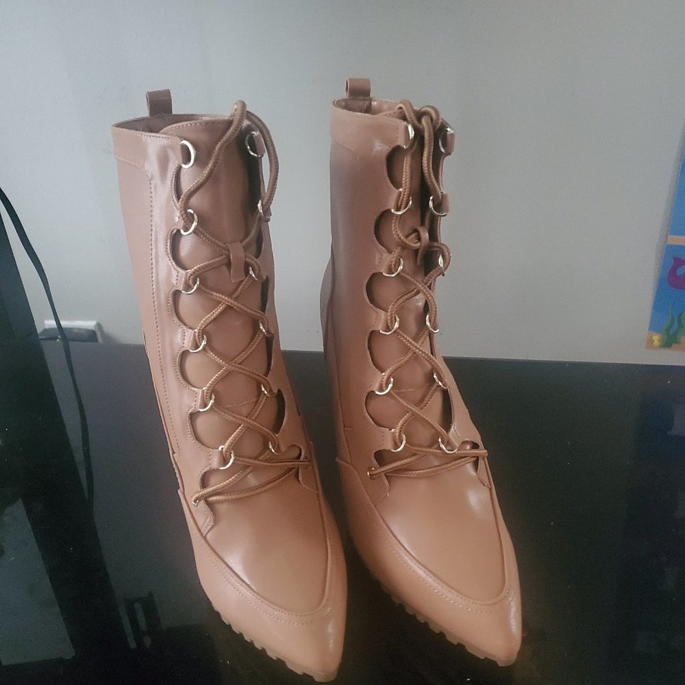 Camel boots